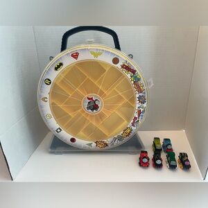 Thomas & Friends Collector's Playwheel Case Minis Dc Superheroes with figures